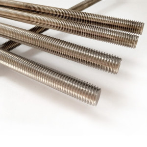 Tige filetée titane TA2 CP / Gr2 diamètre M20 pas de 2,5 mm longueur 50 centimètres