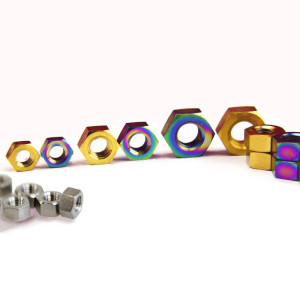 Écrou M8 en titane tête hexagonal grade 5 - pas de 1.25mm - couleurs au choix